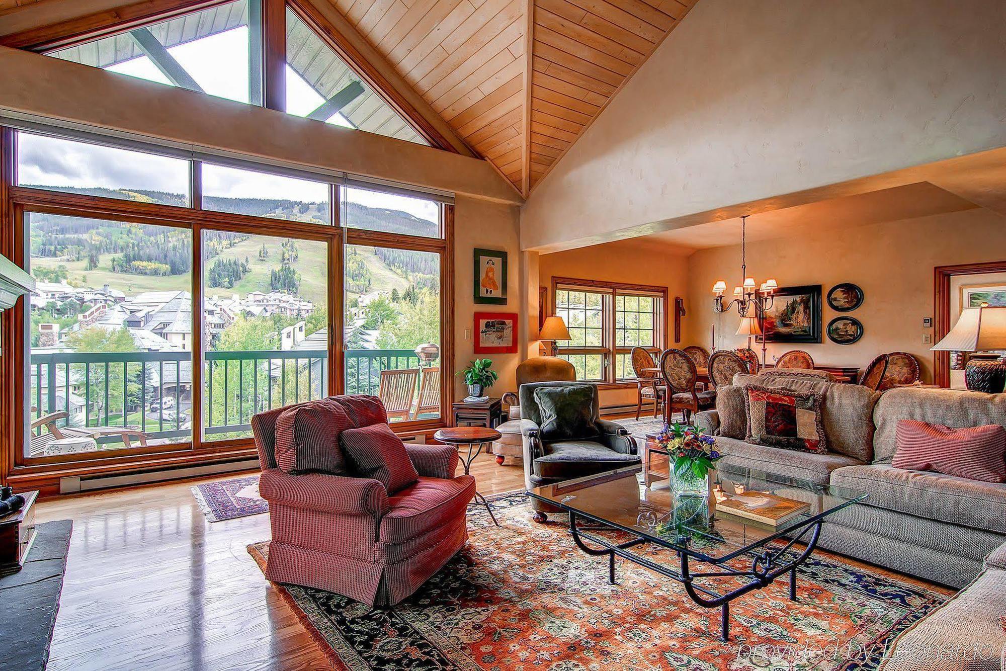 Borders Lodge By East West Hospitality Beaver Creek Exterior foto